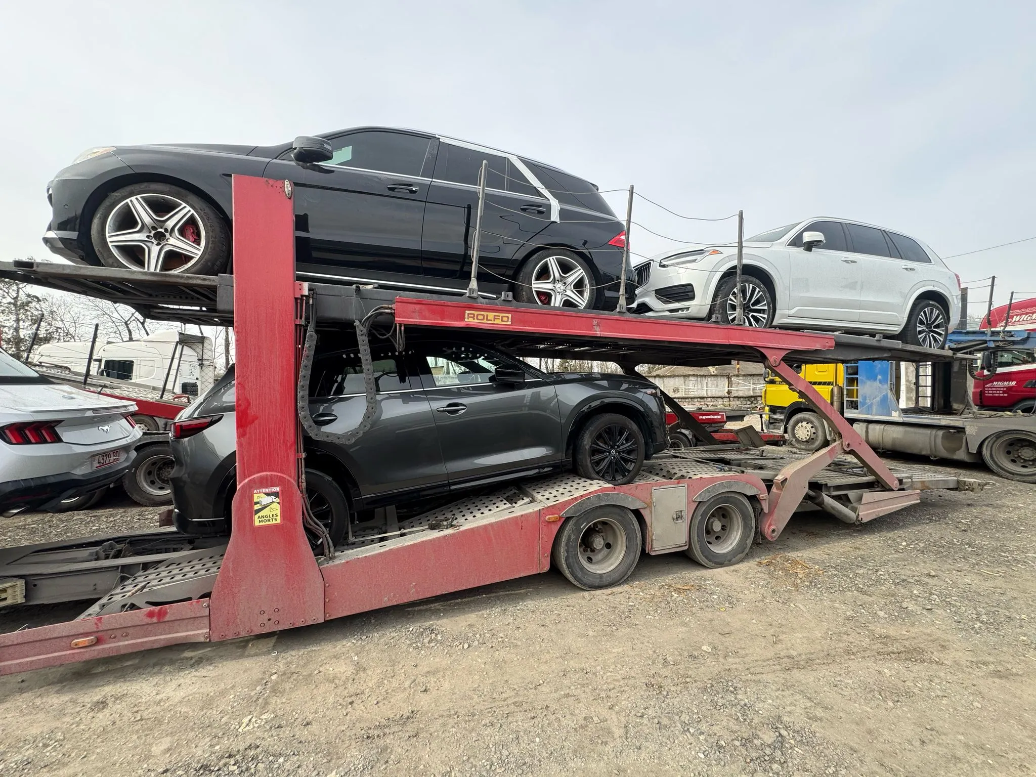 Погрузка автомобилей на автовоз